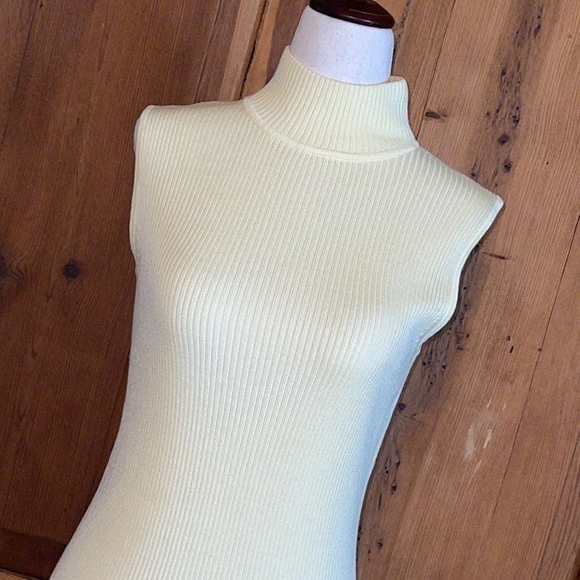 Dana Buchman Pale yellow ribbed sleeveless mock neck sweater Sz. S - Picture 3 of 13